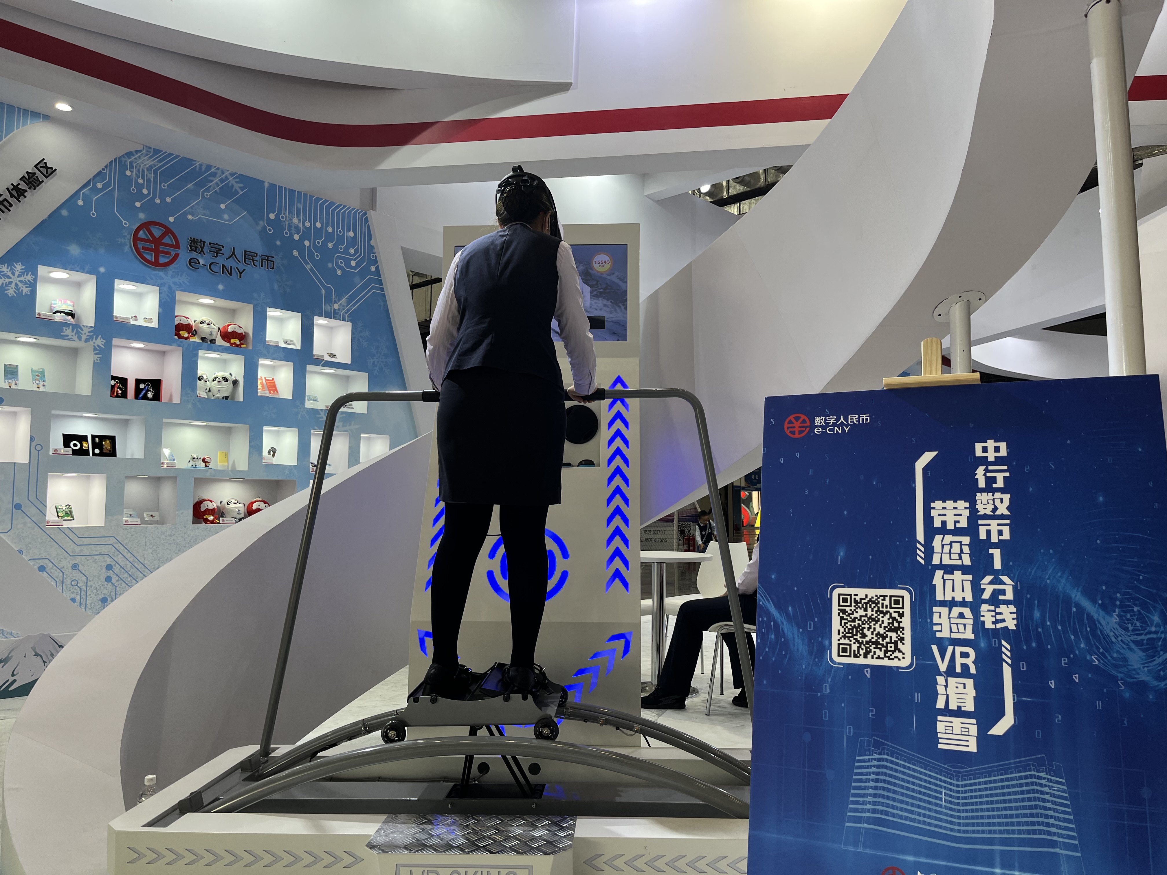 VR模拟滑雪机冬奥会主题游戏设备出租