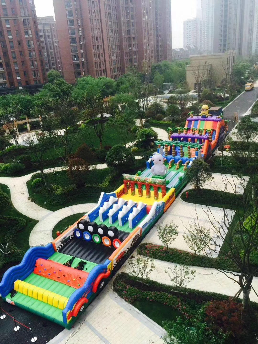 大型陆地闯关 充气城堡 儿童游乐园