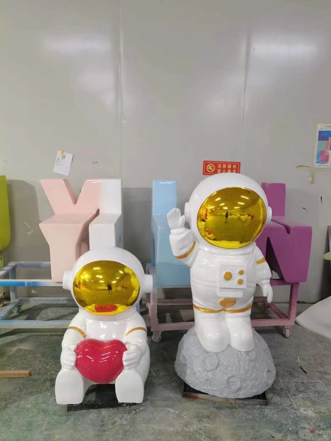 吉祥物IP公仔玻璃钢雕塑定制