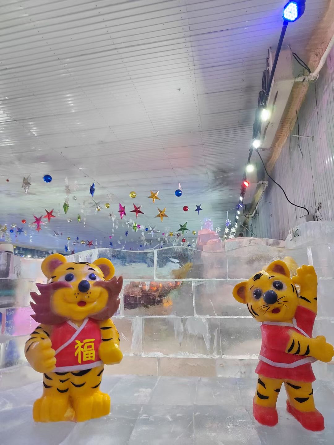 冰雕展、冰雪节、滑雪场、戏雪乐园、滑冰场