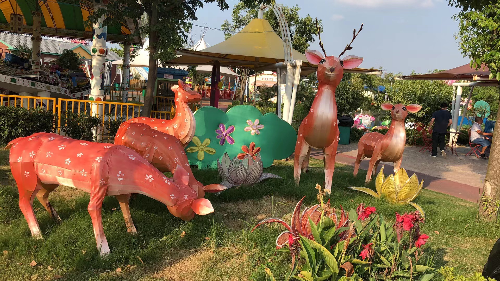 夜游灯光美陈北极光灯光节恐龙展暖场互动道具