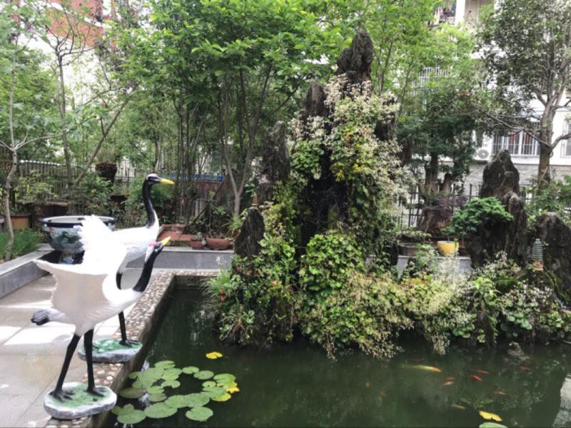 大型玻璃钢仿真梅花鹿雕塑户外公园林景观动物装饰品白鹿摆件定制