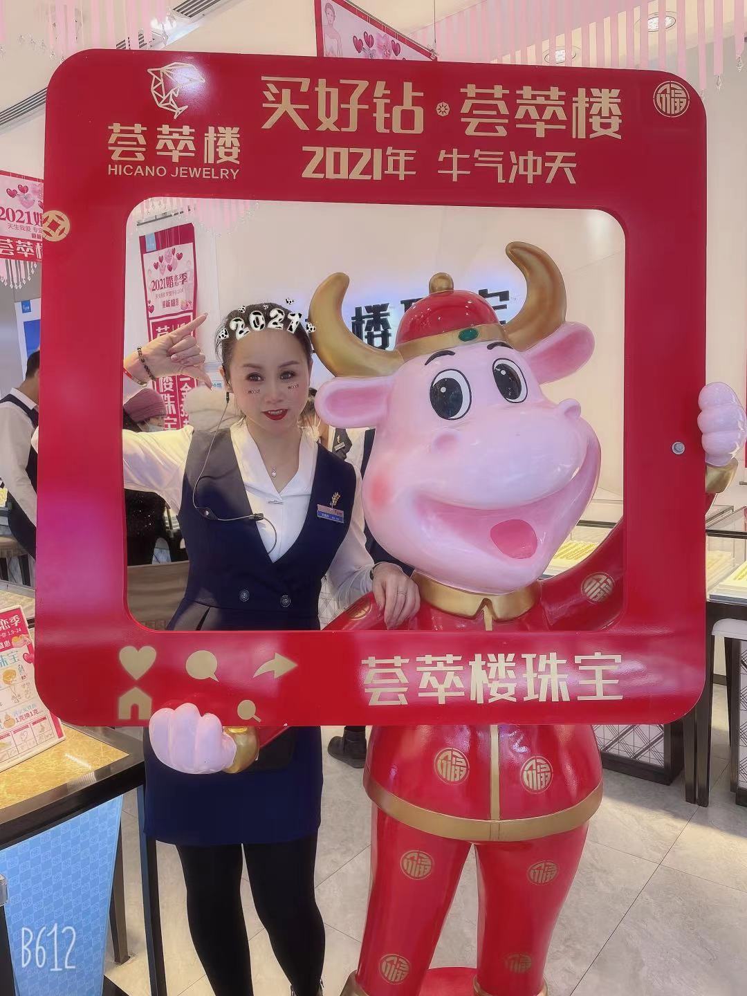 大型玻璃钢仿真梅花鹿雕塑户外公园林景观动物装饰品白鹿摆件定制