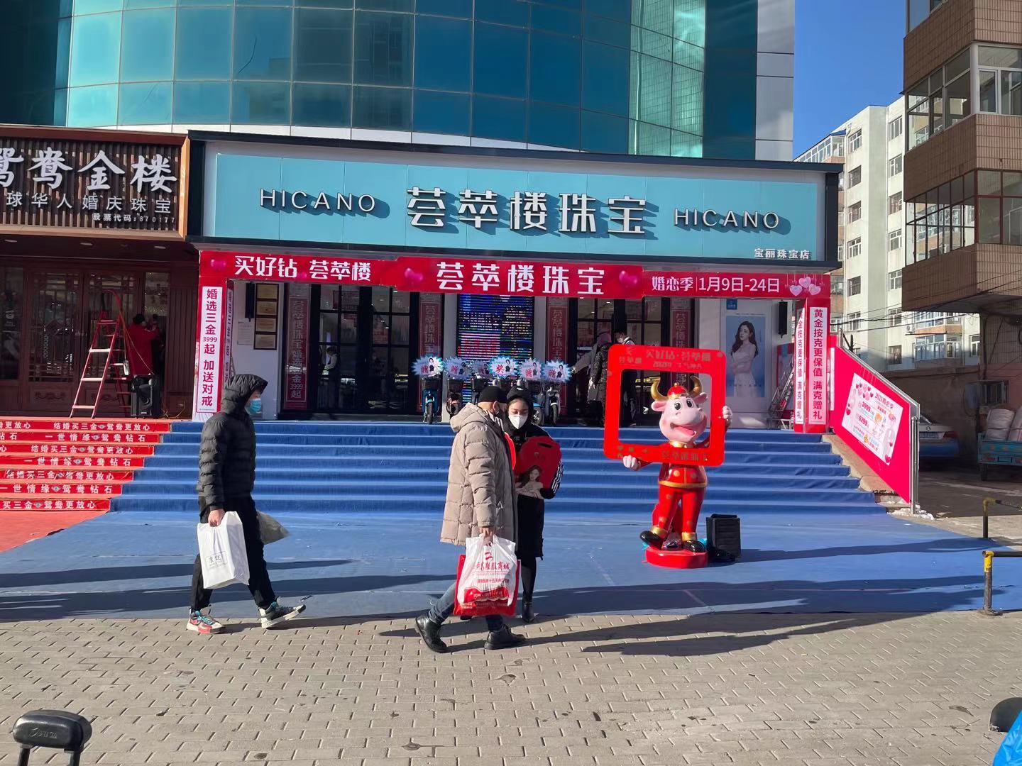 大型玻璃钢仿真梅花鹿雕塑户外公园林景观动物装饰品白鹿摆件定制