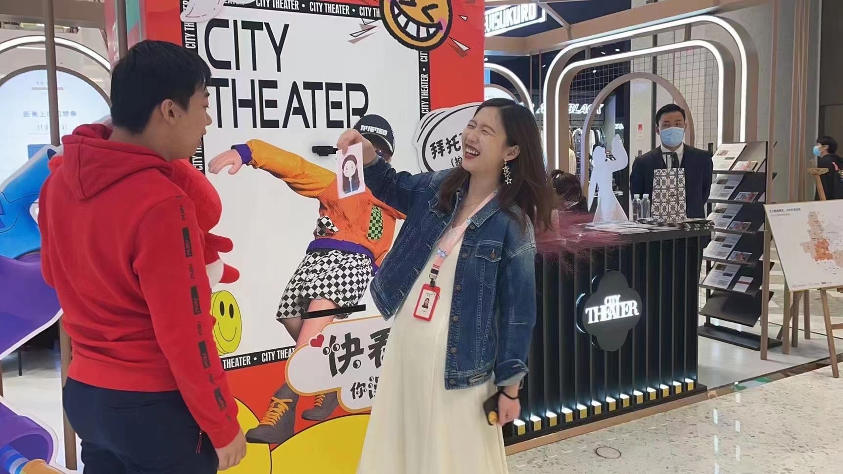 二次元漫画机网红快闪店互动拍照装置