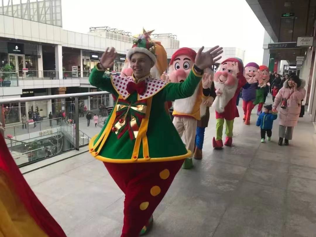 圣诞巡游团