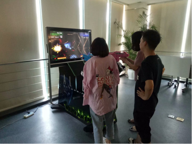 射击怪兽<font style="color: #FF8F00 !important;">游戏</font>机