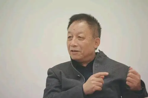 易中天