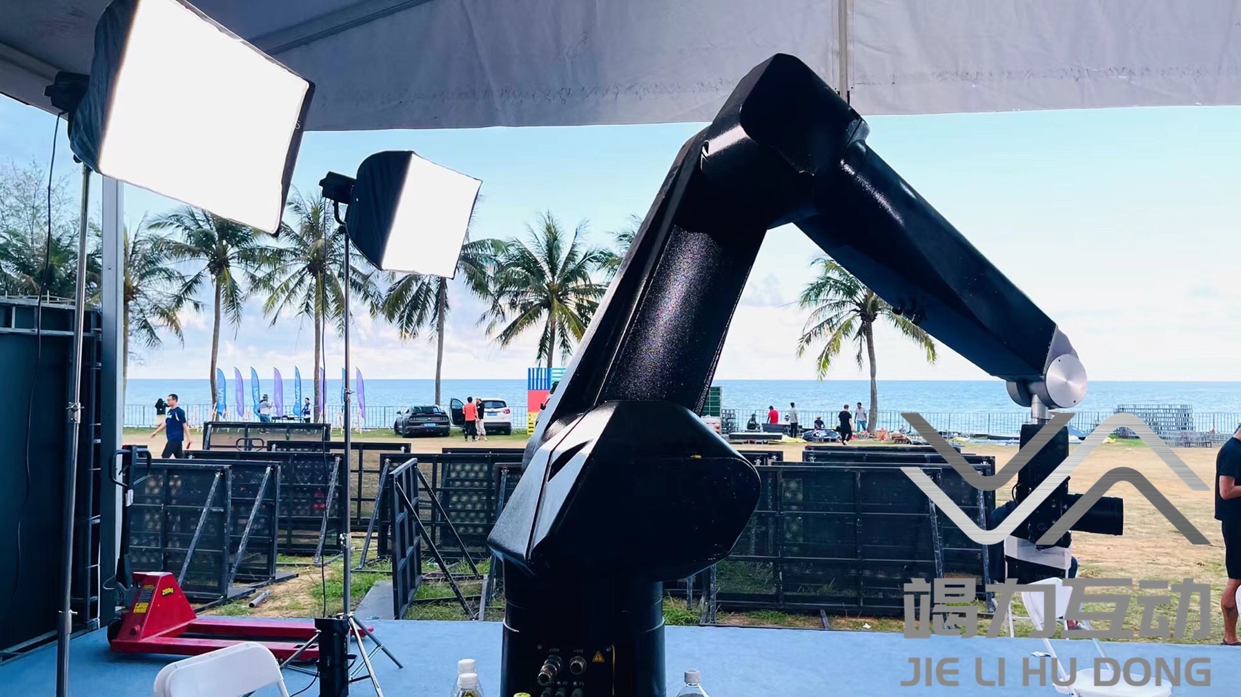 格莱美电影节创意机械臂互动，高密度摄影头拍摄