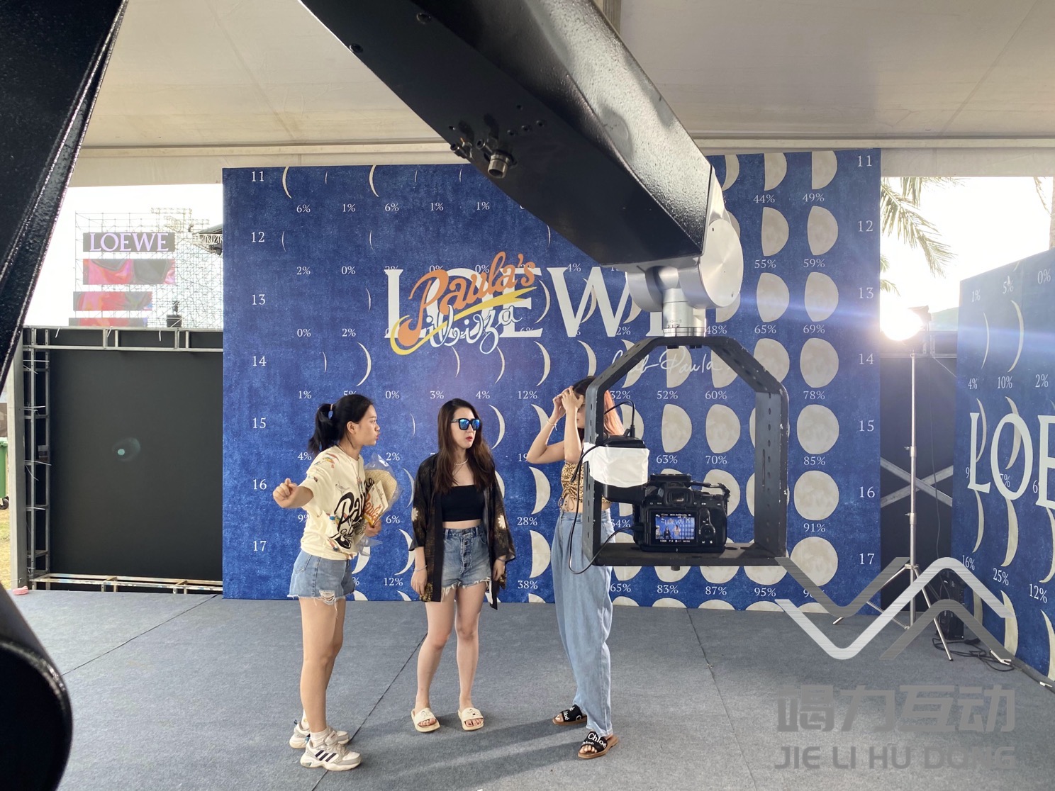 格莱美电影节创意机械臂互动，高密度摄影头拍摄