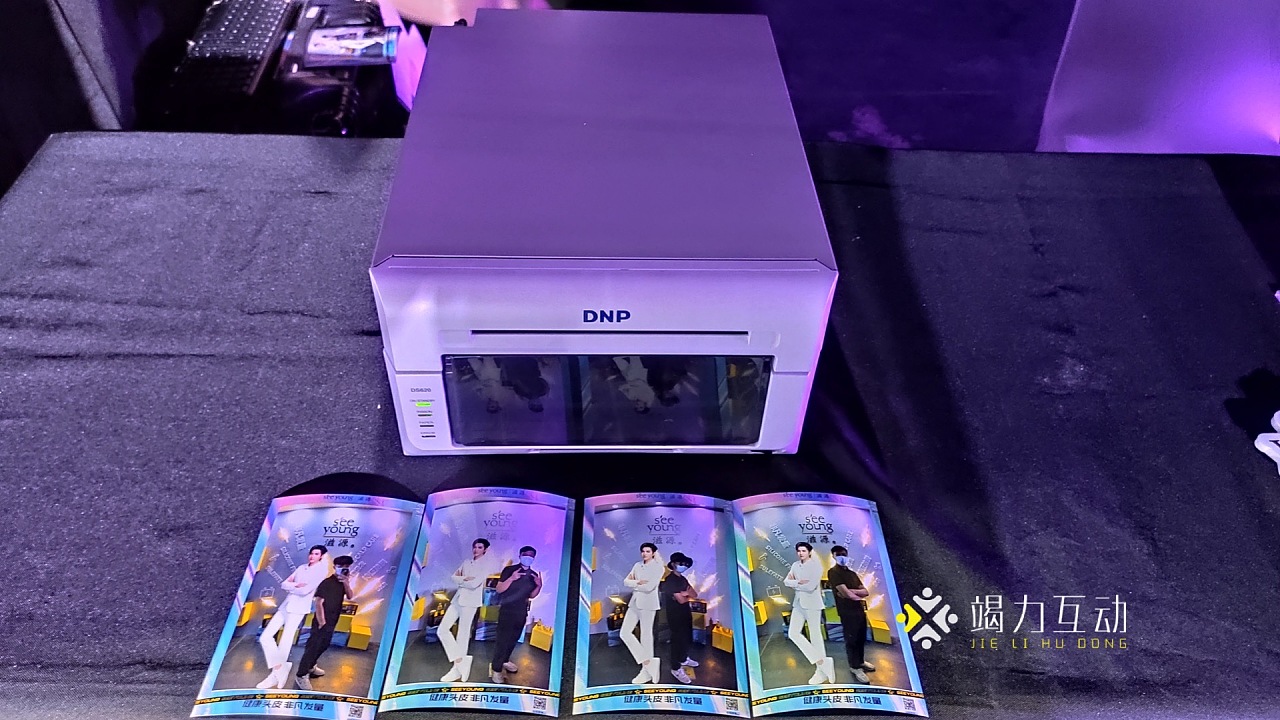 回自拍的镜子活动创意自拍神器/魔镜互动/魔镜自拍