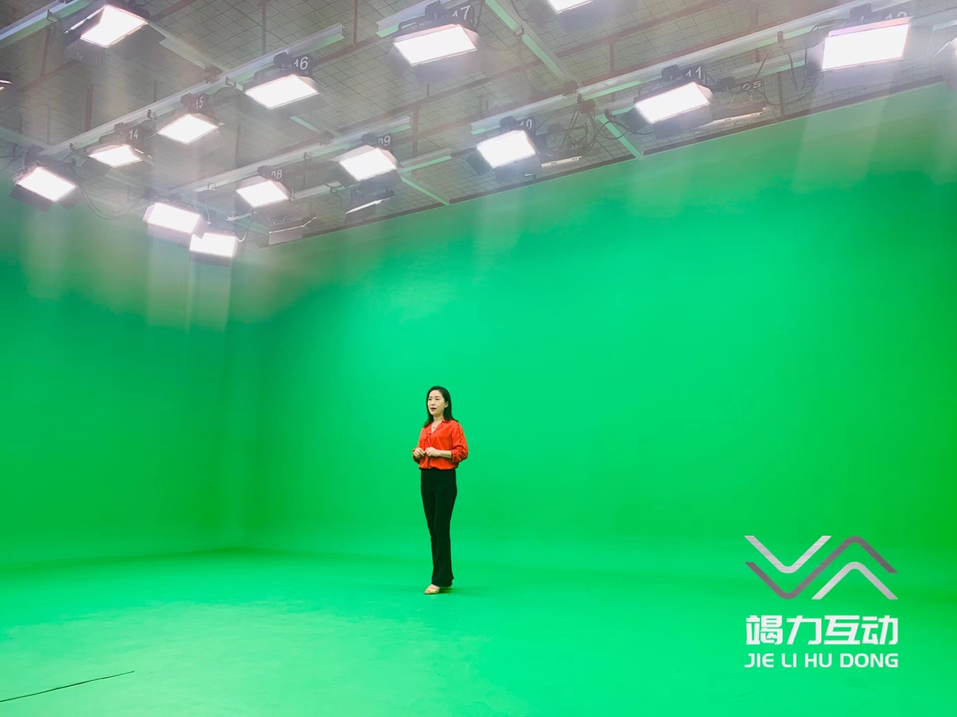 广州绿幕虚拟演播厅/虚拟直播/线上发布会直播
