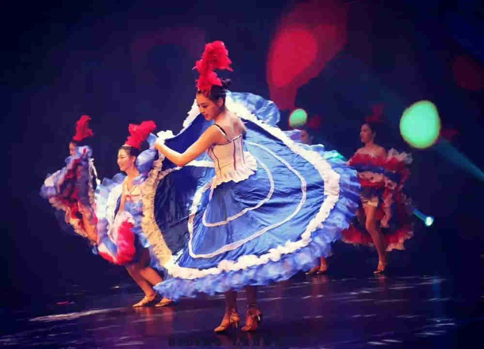 芭蕾、现代、当代、古典、民间、国标等多舞种节目表演