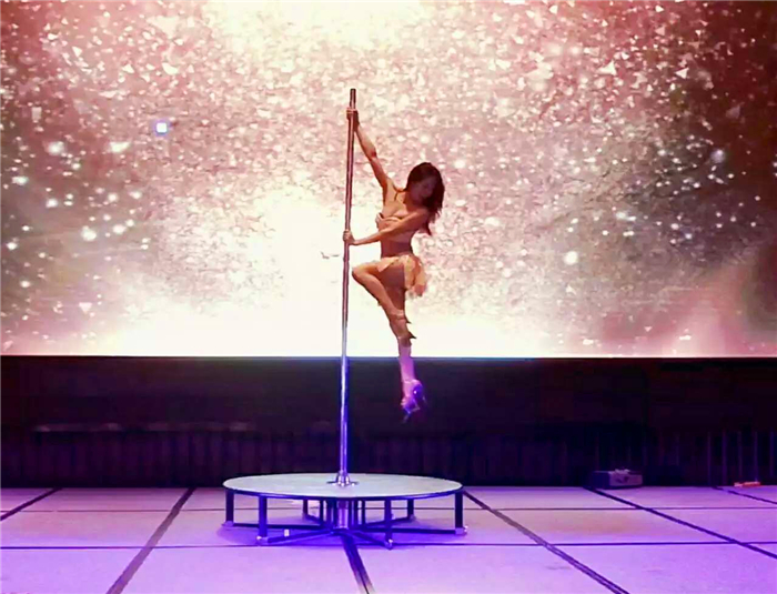 芭蕾、现代、当代、古典、民间、国标等多舞种节目表演