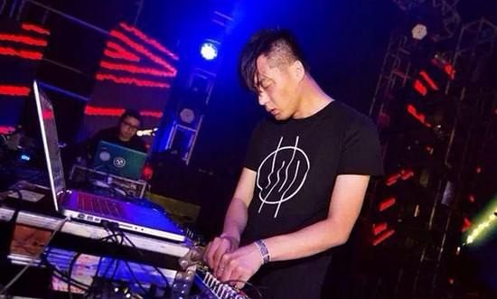男女DJ节目表演