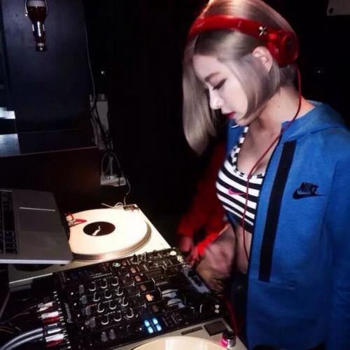 男女DJ节目表演