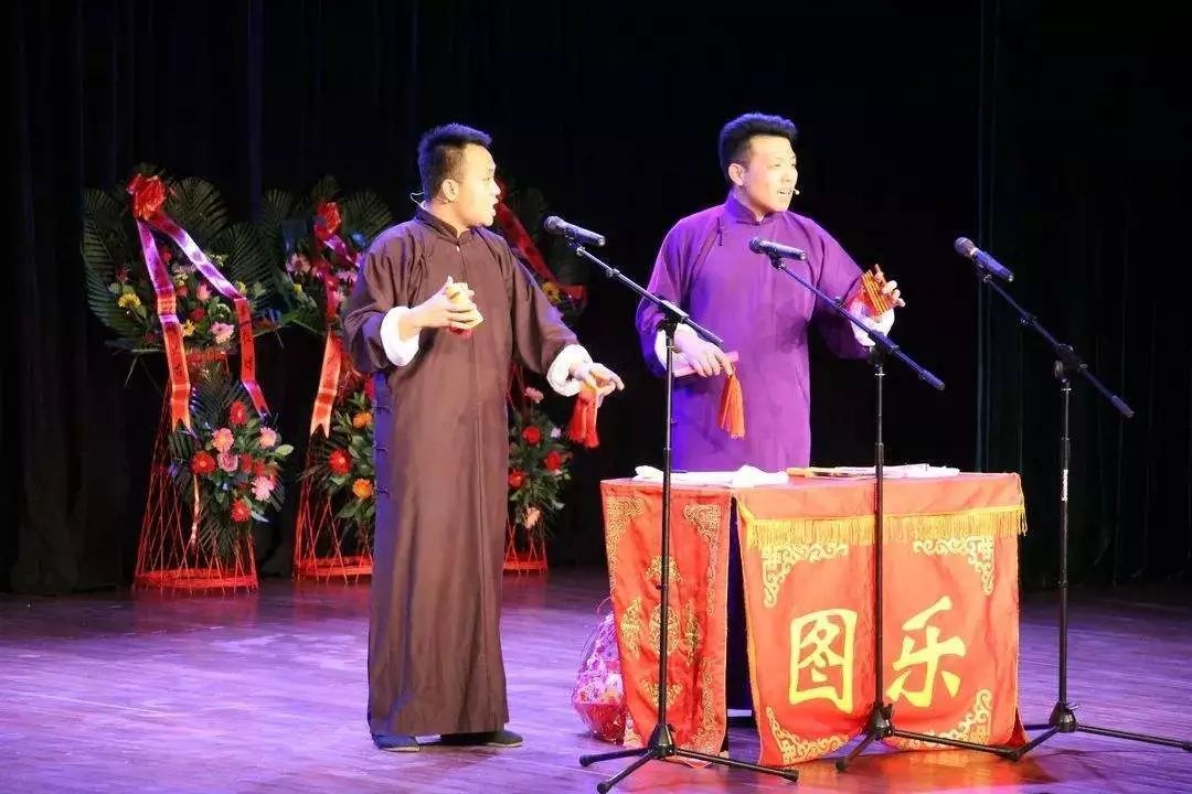 曲艺类：京剧、昆曲、变脸、相声、二人转等