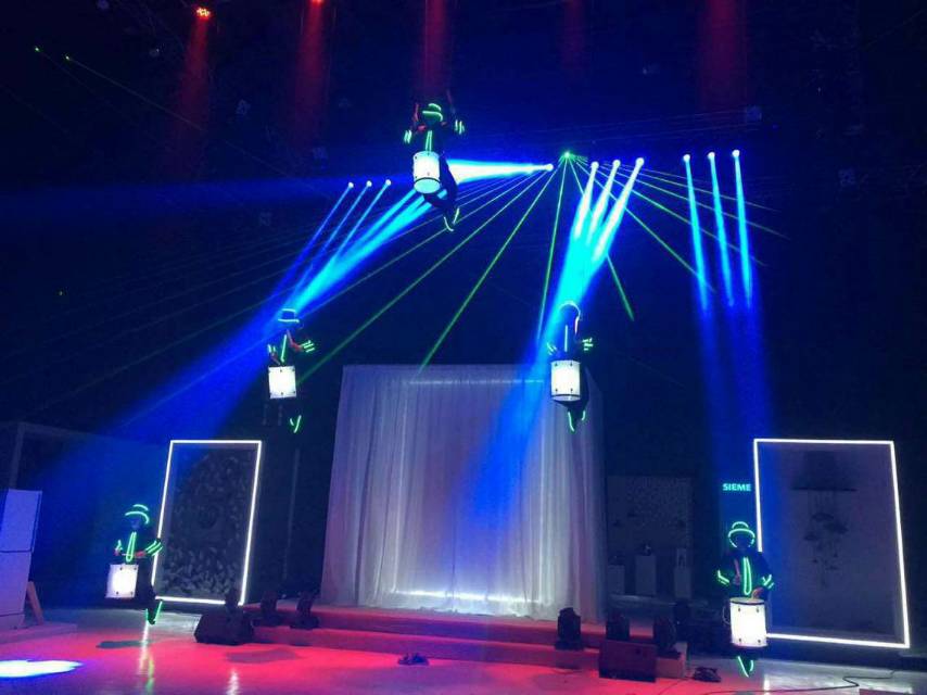 威亚类表演：空中芭蕾、威亚鼓、人屏互动等