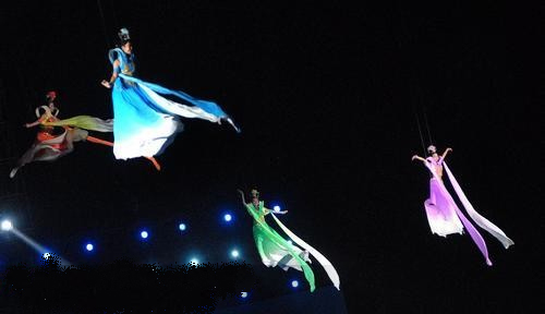威亚类表演：空中芭蕾、威亚鼓、人屏互动等