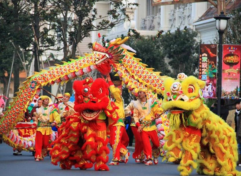 民俗艺术类：皮影、手影、剪纸、捏面人陶艺、糖画、吹糖等节目