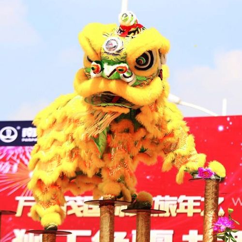 民俗艺术类：皮影、手影、剪纸、捏面人陶艺、糖画、吹糖等节目