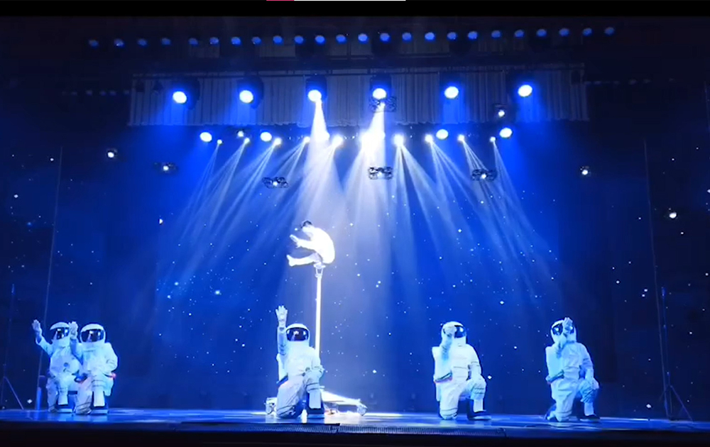 各种无人机创意类节目表演