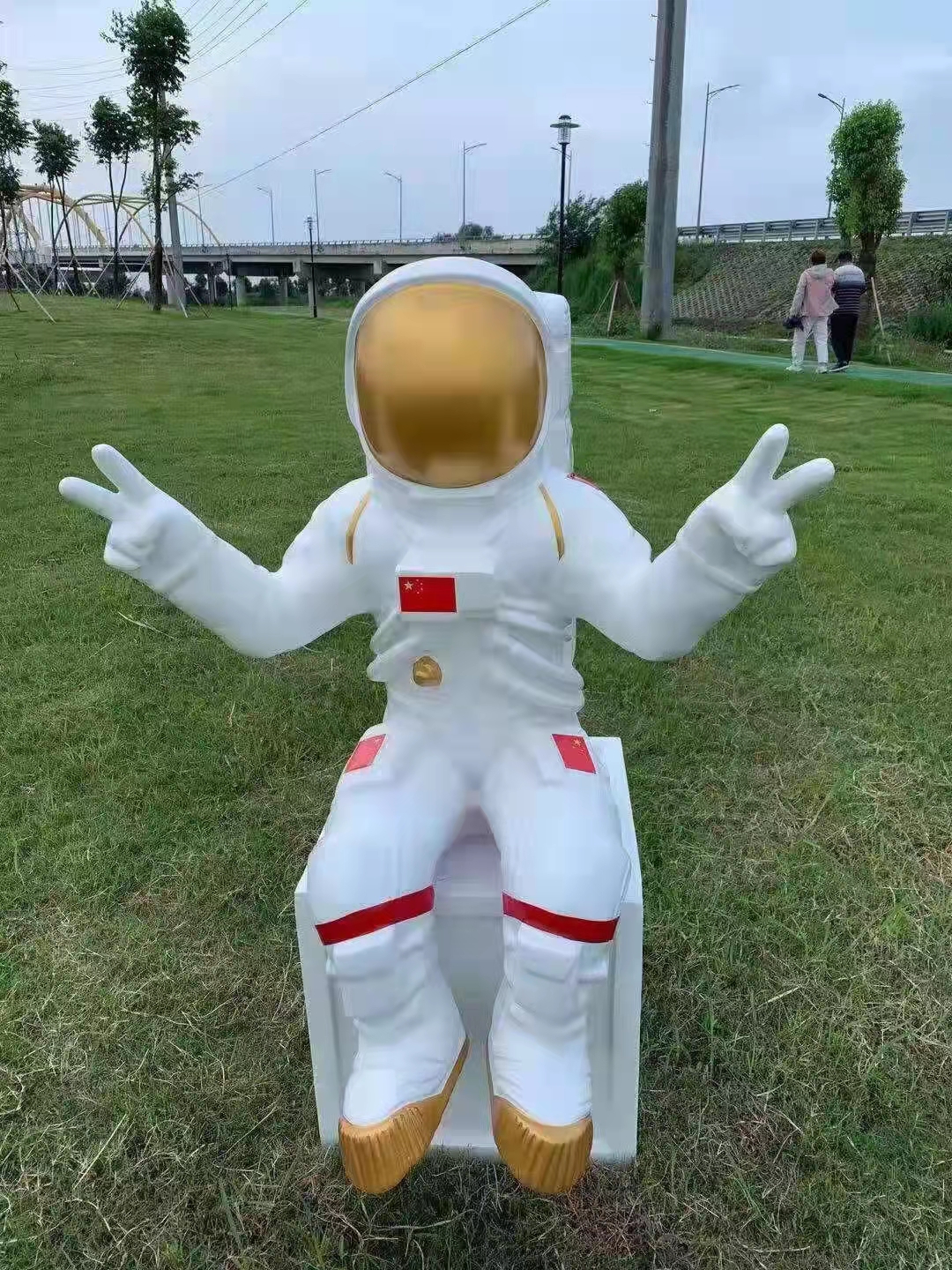 太空人摆件