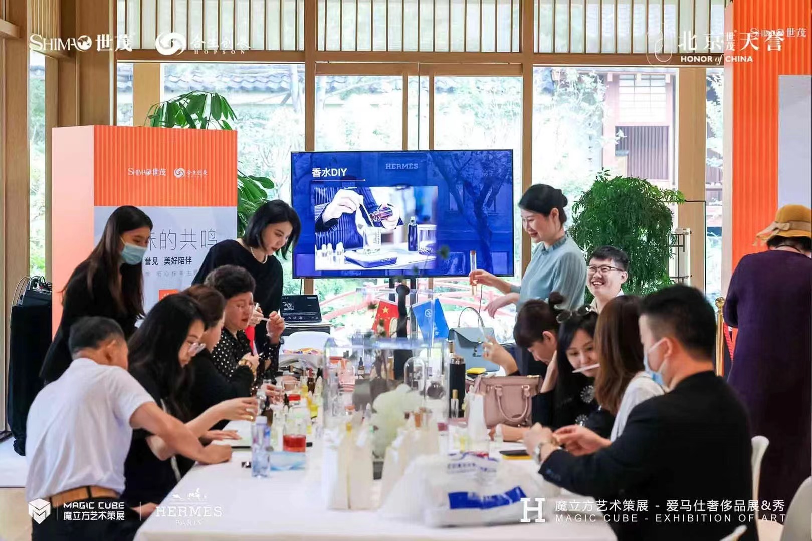 草间弥生x路易威登跨界艺术展
