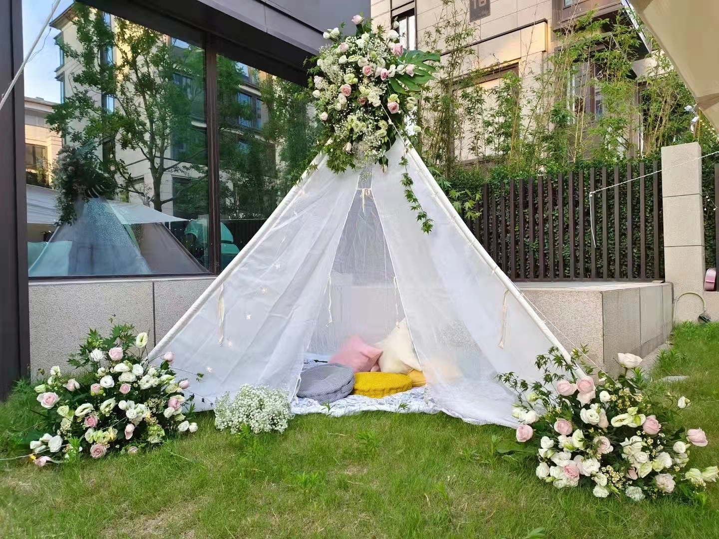 会场鲜花、婚礼鲜花、插花活动、鲜花束、鲜花花车