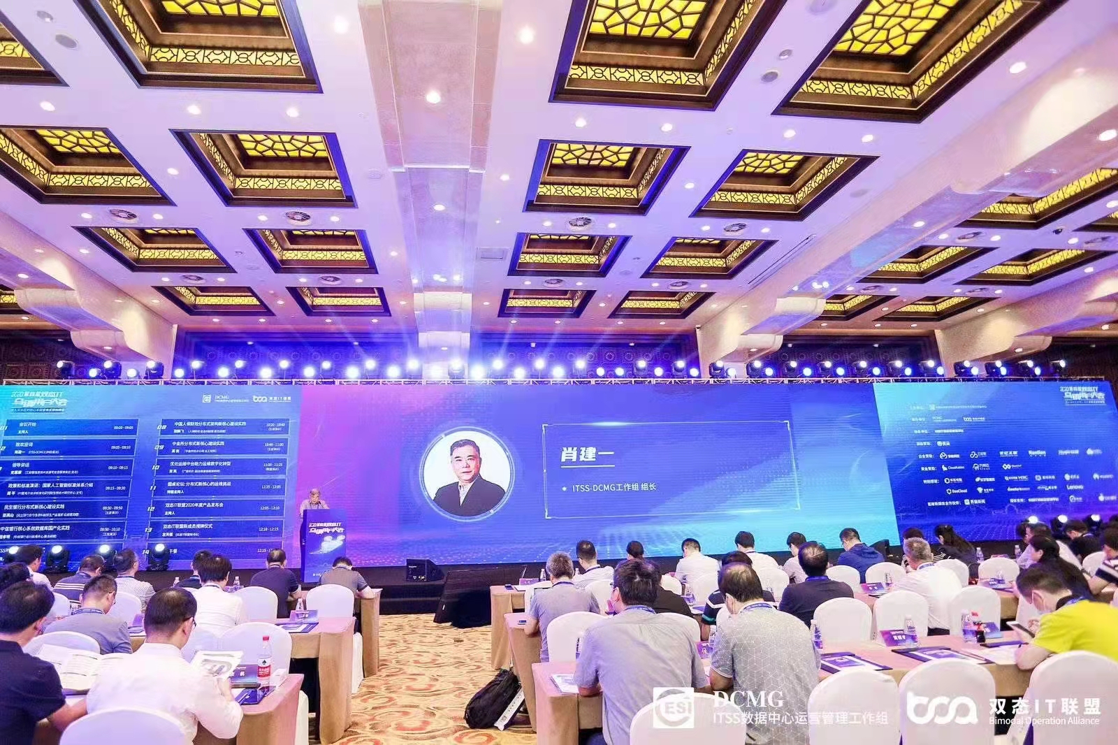 LED屏，灯光，音响，舞台背景板等周边辅料租赁。