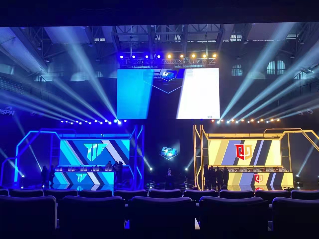 LED屏，灯光，音响，舞台背景板等周边辅料租赁。
