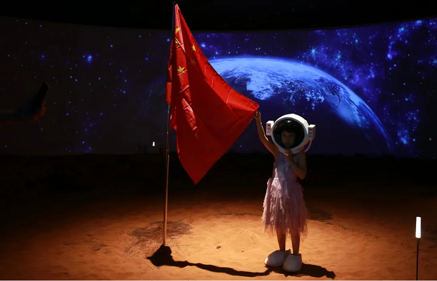 登录火星，40米宇宙巨幕回望地球——中国航天文创