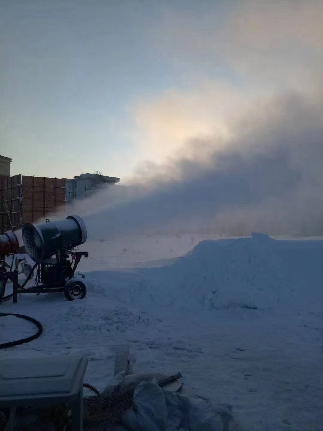 大型户外滑雪场造雪机租赁雪花机戏雪乐园人工制雪机喷雪机出租