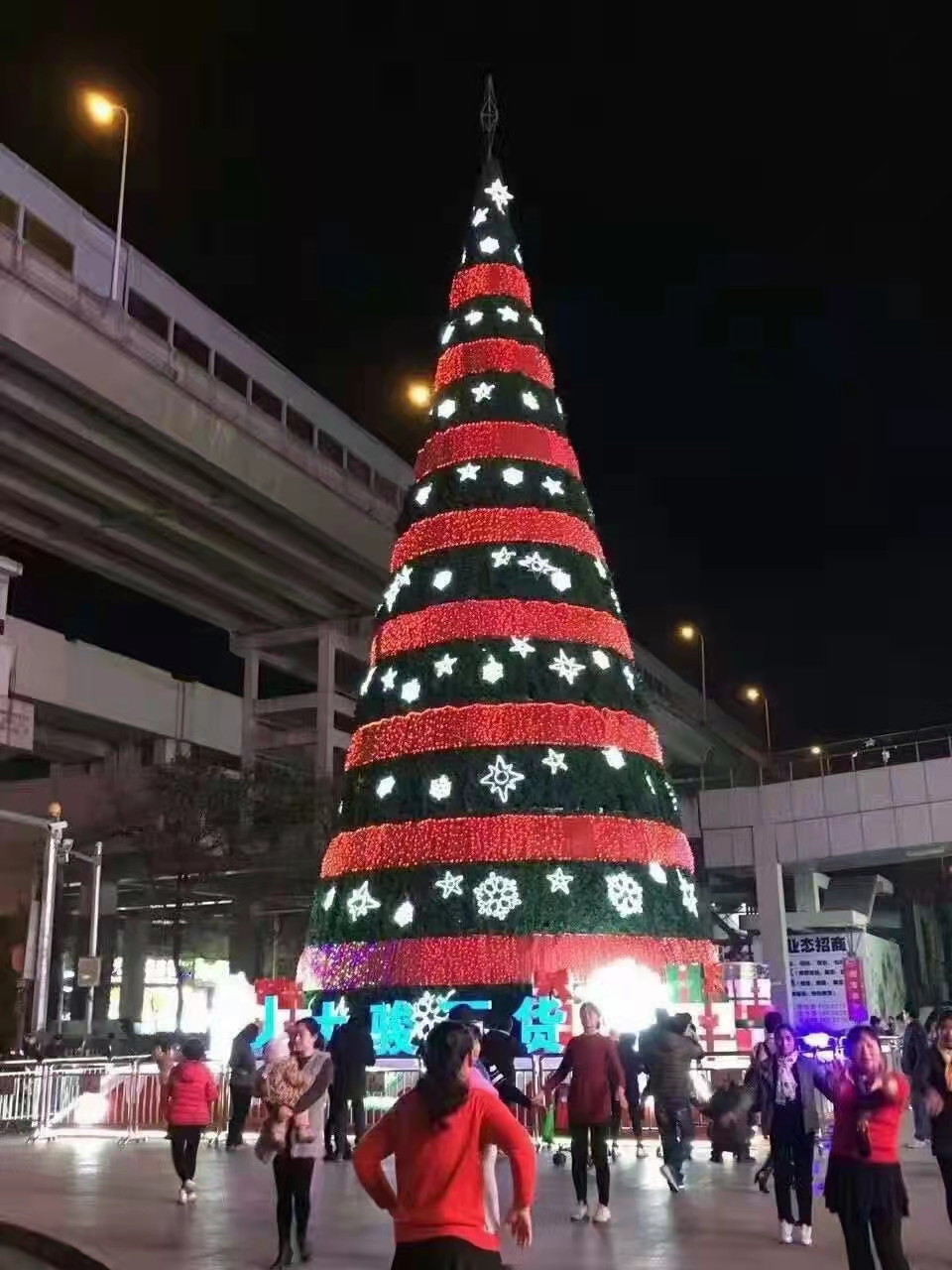 圣诞树制作亚克力圣诞树大型圣诞树