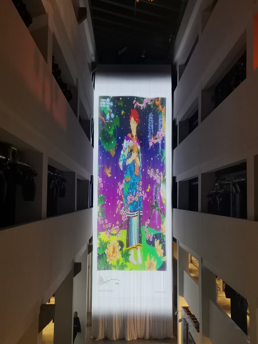 上海现所巨大荧幕投影