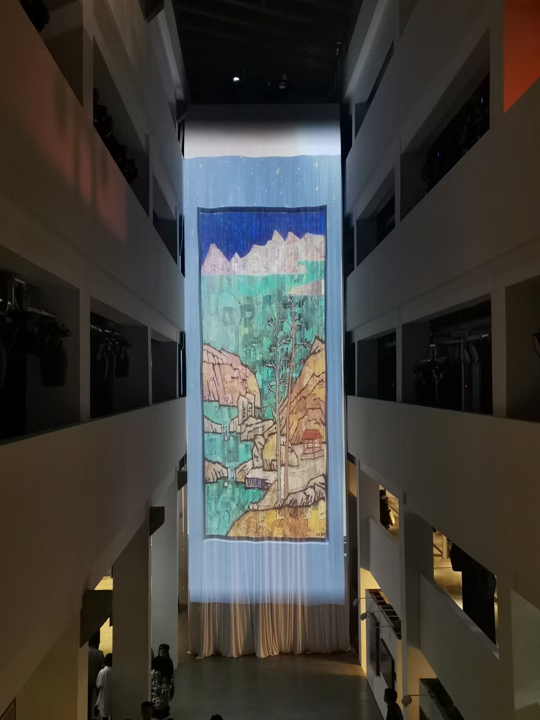 上海现所巨大荧幕投影