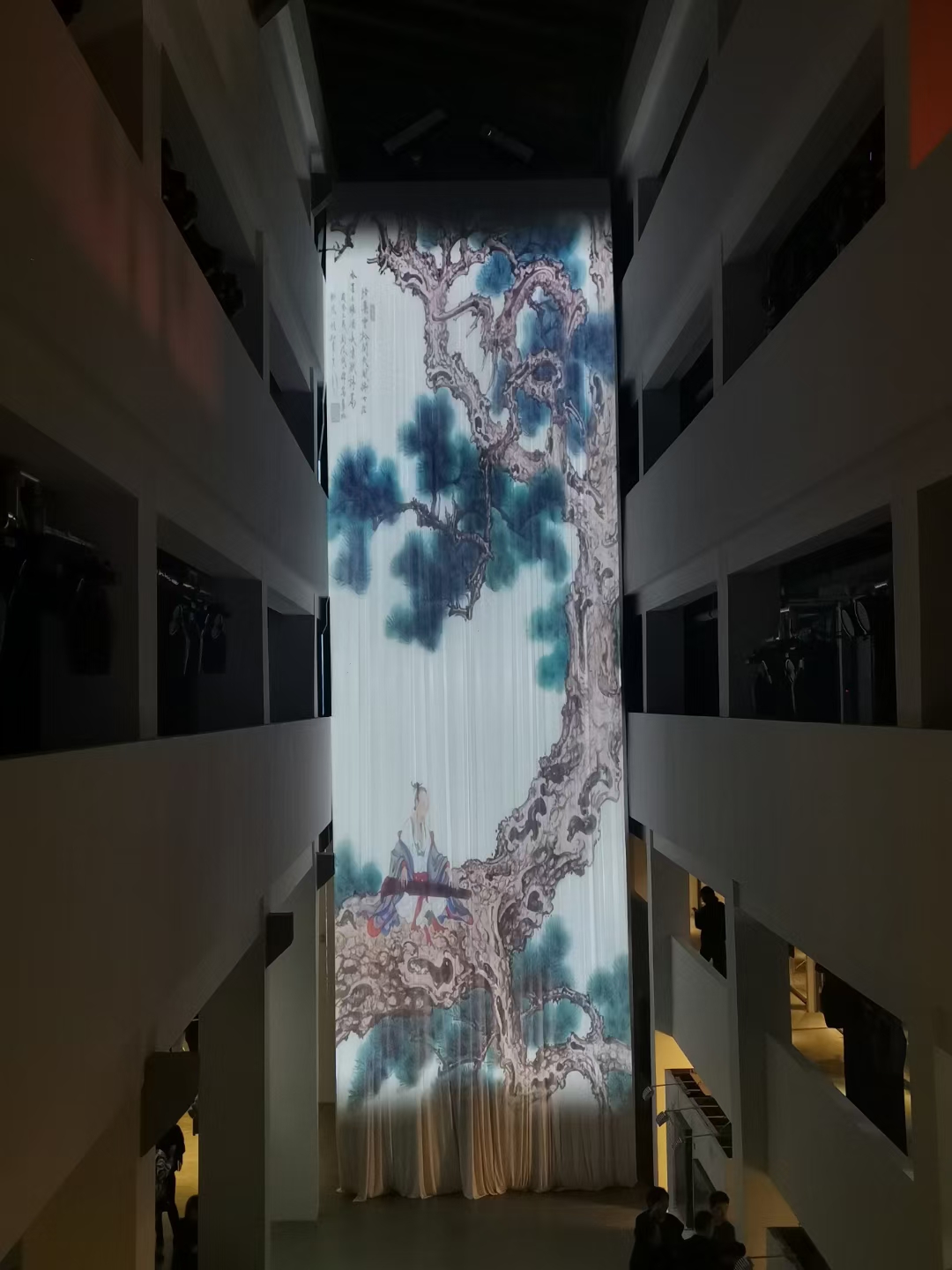 上海现所巨大荧幕投影