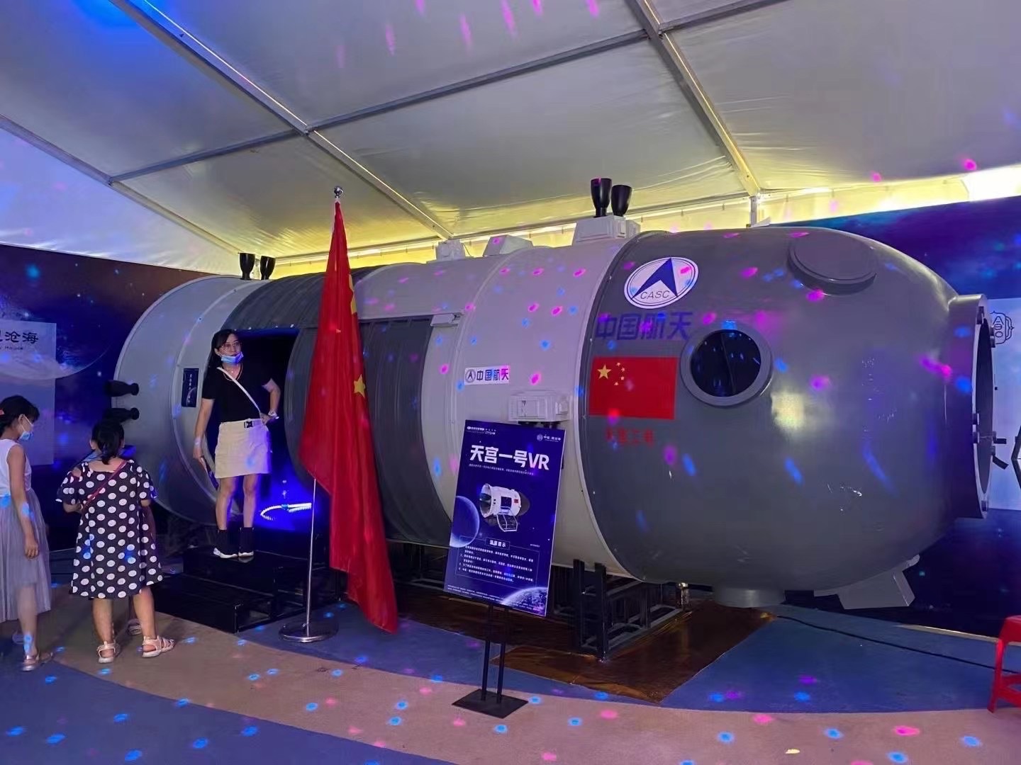 大量现货vr设备出租虚拟现场科技设备vr太空舱租赁