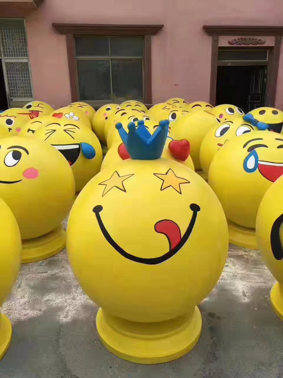 玻璃钢加工定制，玻璃钢道具，卡通玻璃钢，dp商业美陈