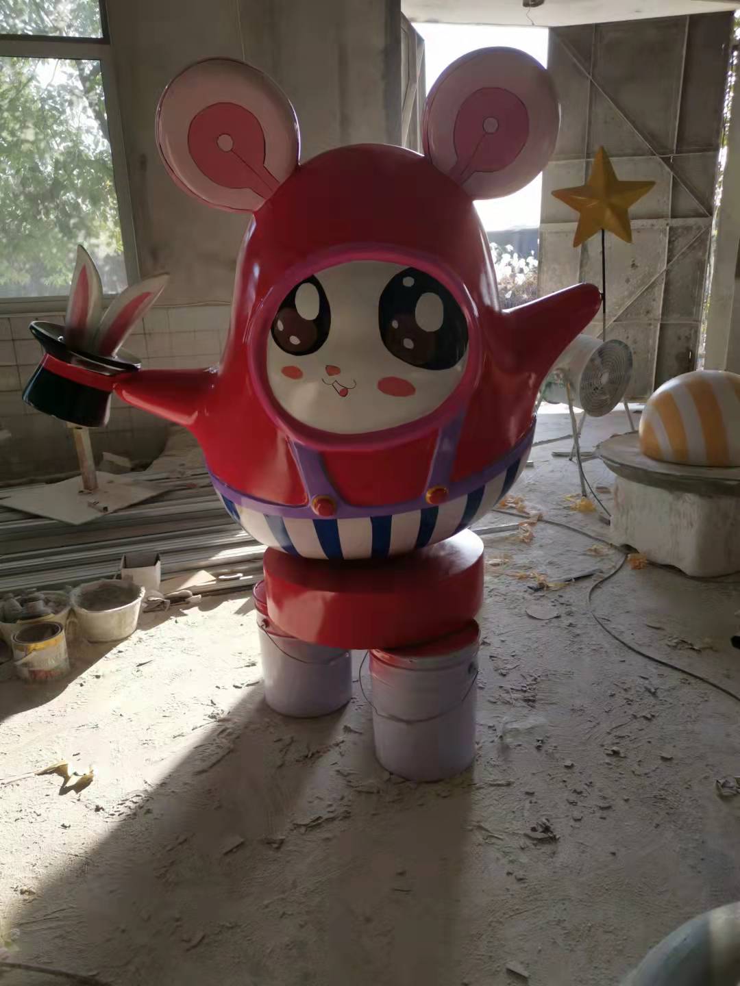 玻璃钢加工定制，玻璃钢道具，卡通玻璃钢，dp商业美陈