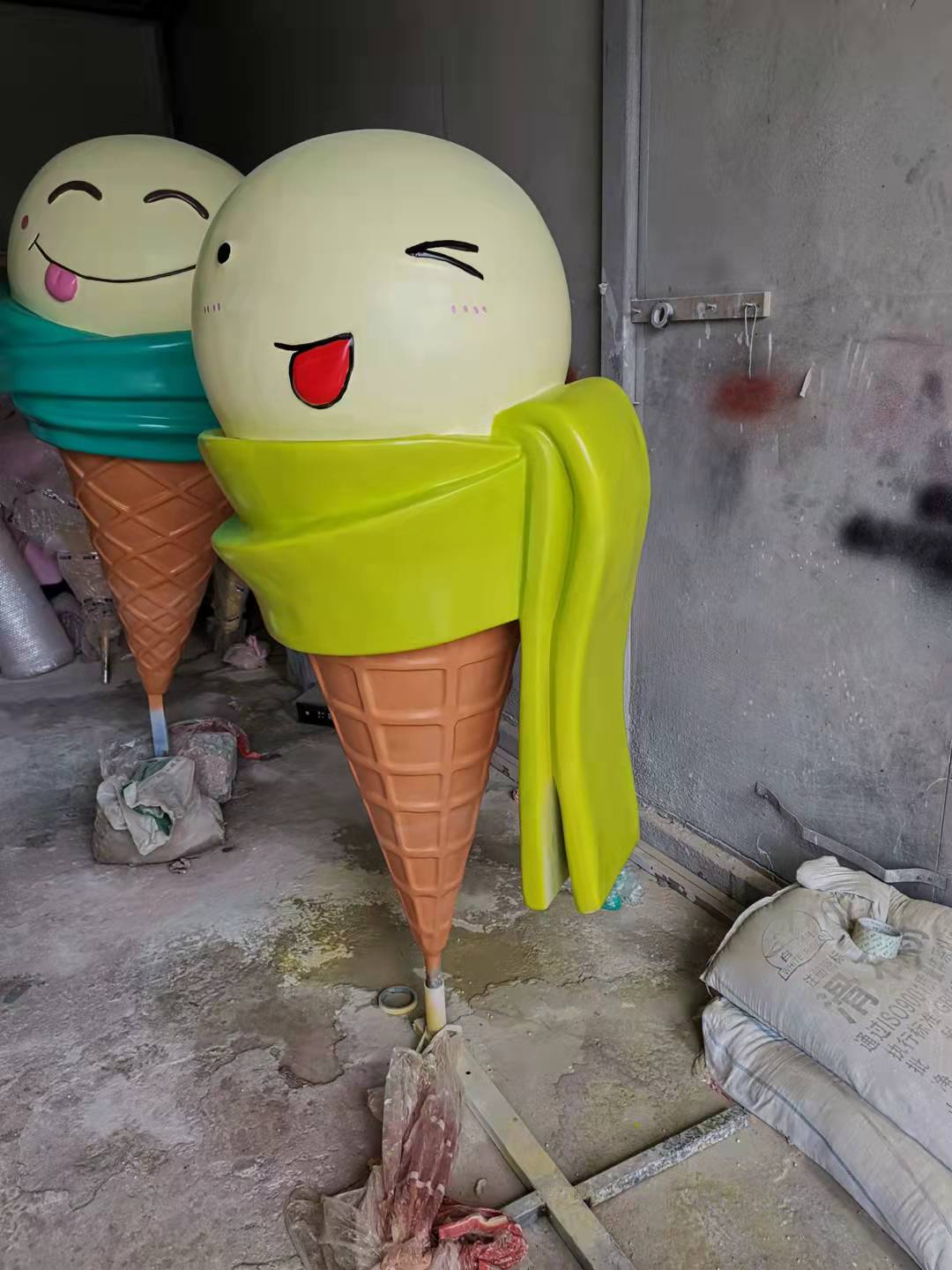 玻璃钢加工定制，玻璃钢道具，卡通玻璃钢，dp商业美陈