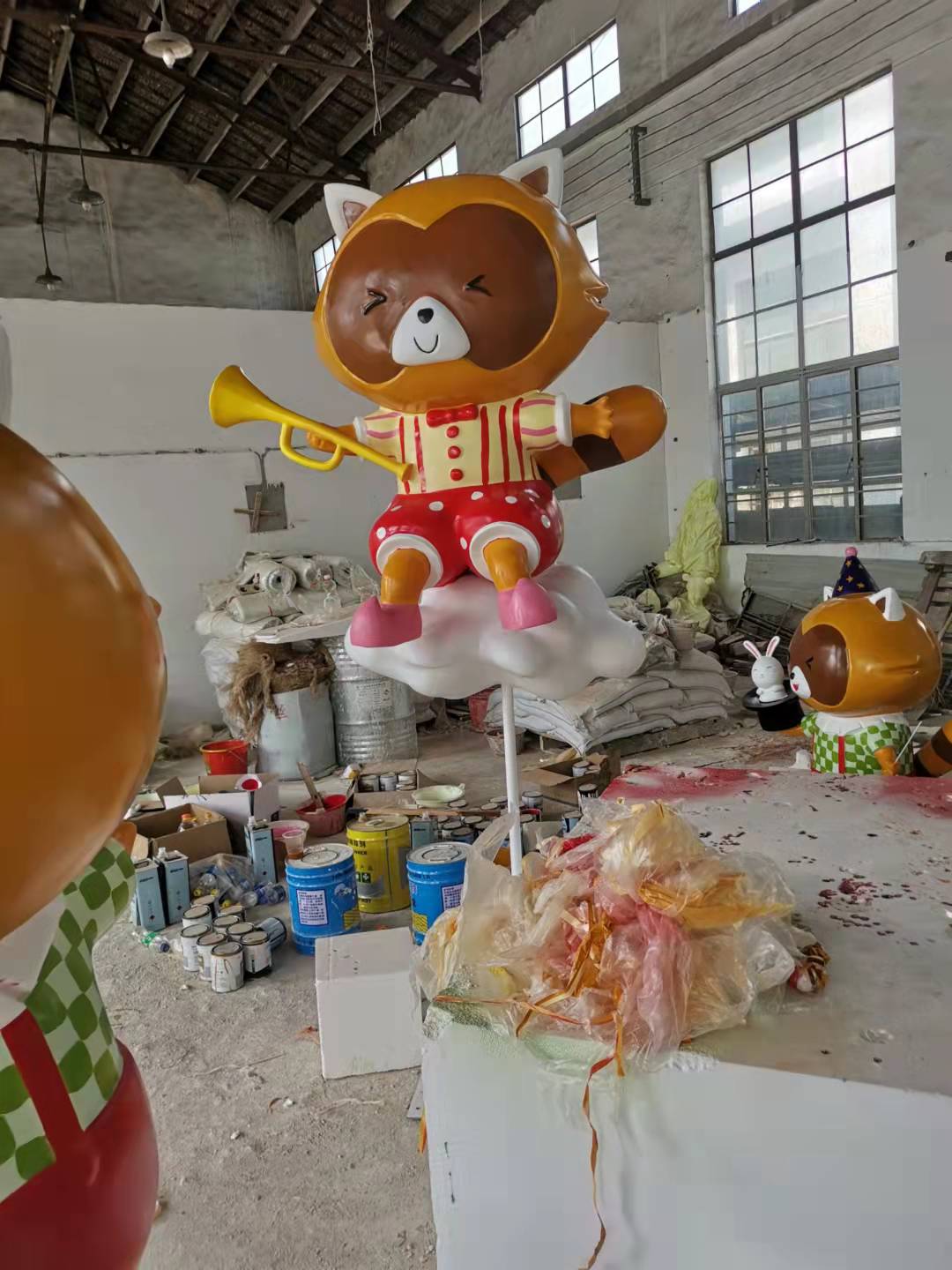 玻璃钢加工定制，玻璃钢道具，卡通玻璃钢，dp商业美陈