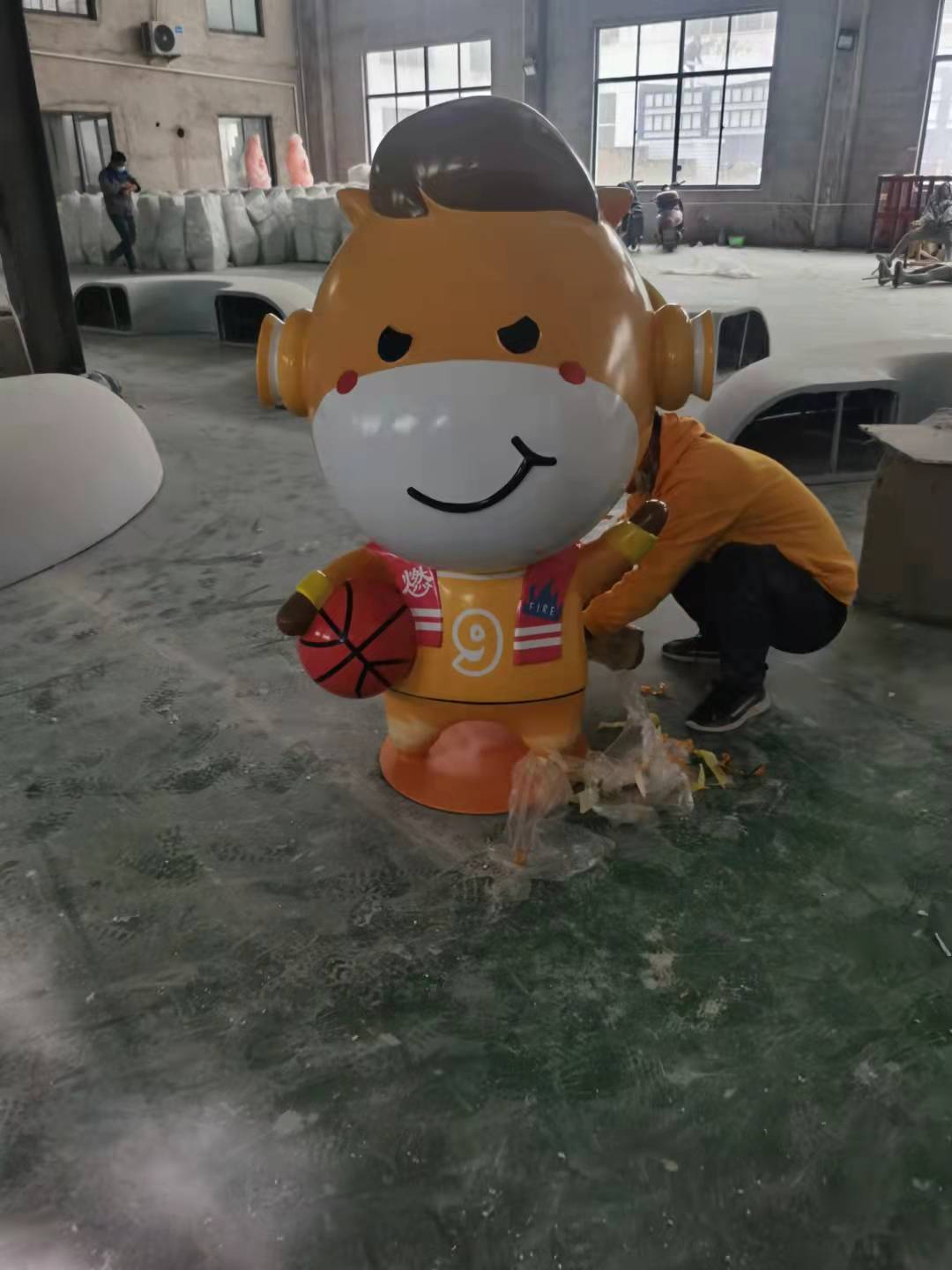 玻璃钢加工定制，玻璃钢道具，卡通玻璃钢，dp商业美陈