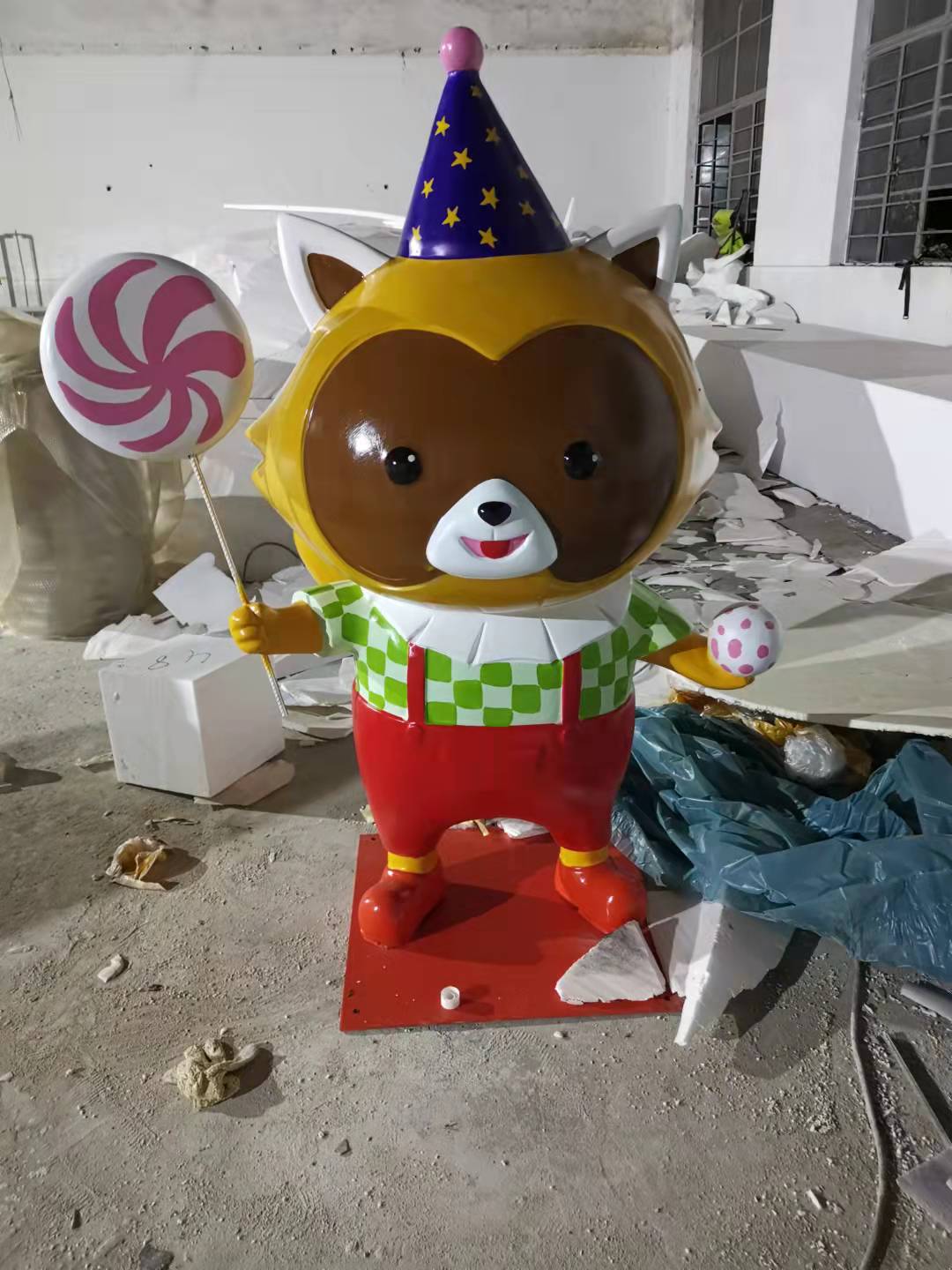 玻璃钢加工定制，玻璃钢道具，卡通玻璃钢，dp商业美陈
