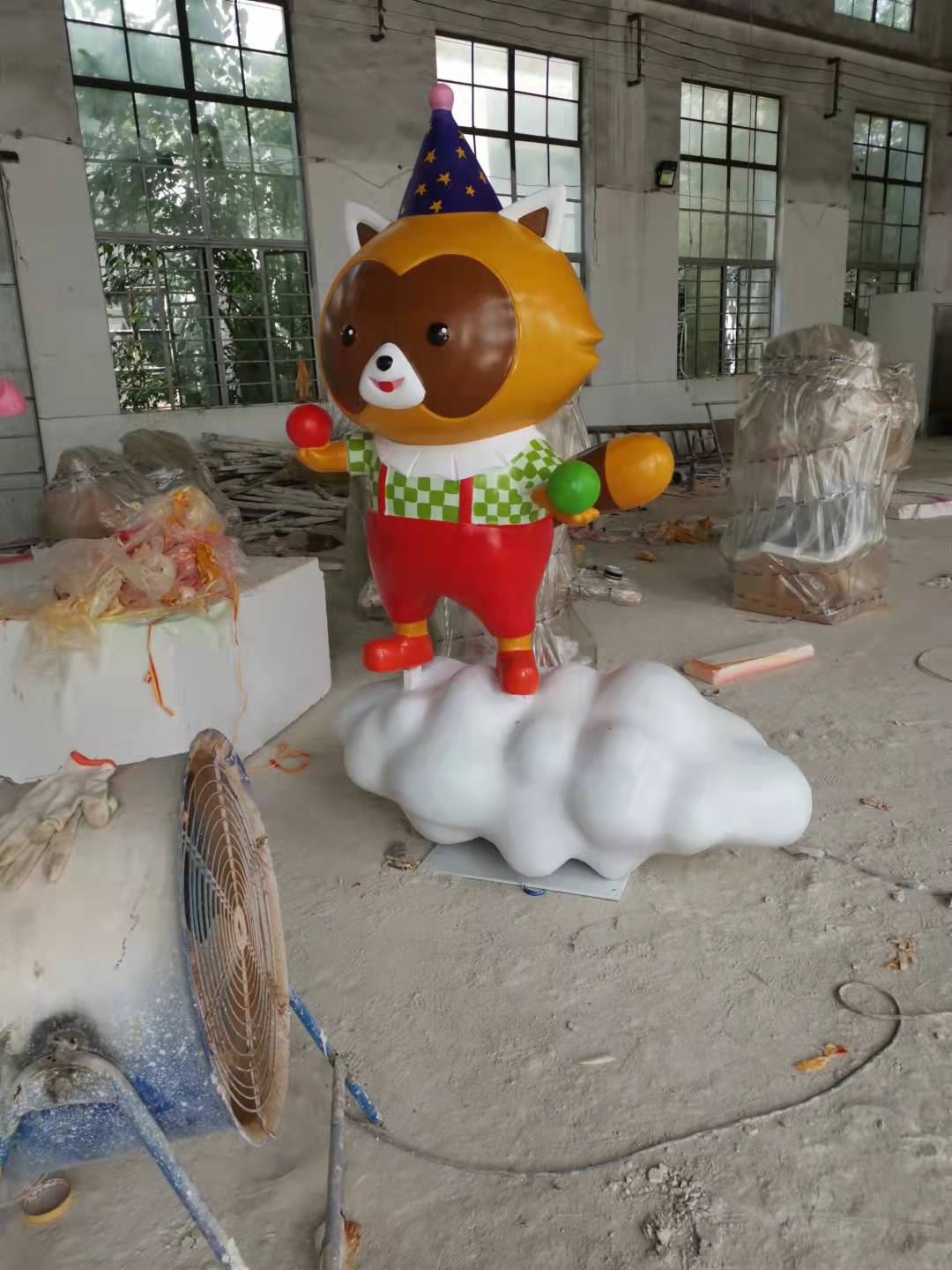 玻璃钢加工定制，玻璃钢道具，卡通玻璃钢，dp商业美陈