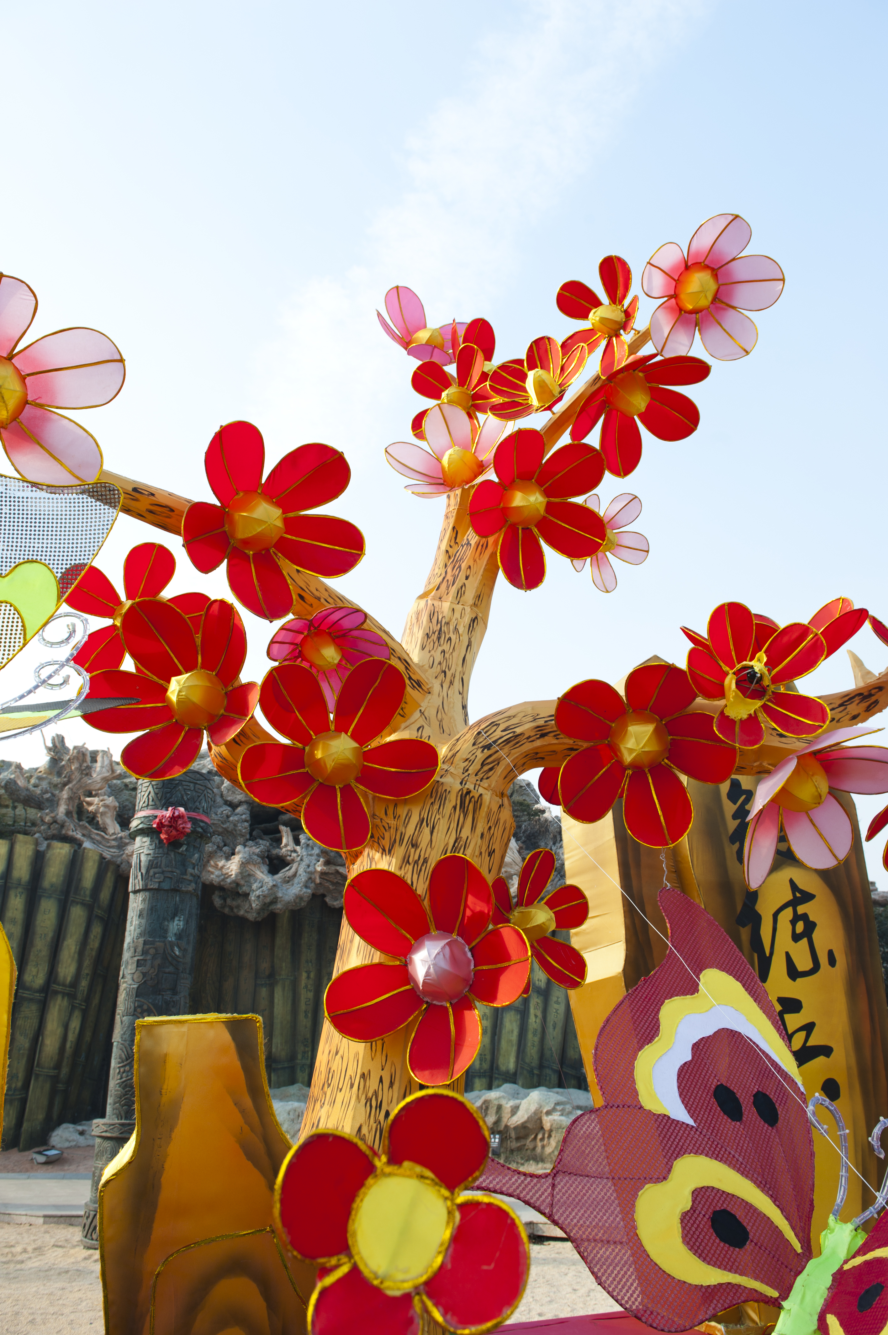 《常州淹城》工程案例 大型圣诞树/拱门/花灯/灯光