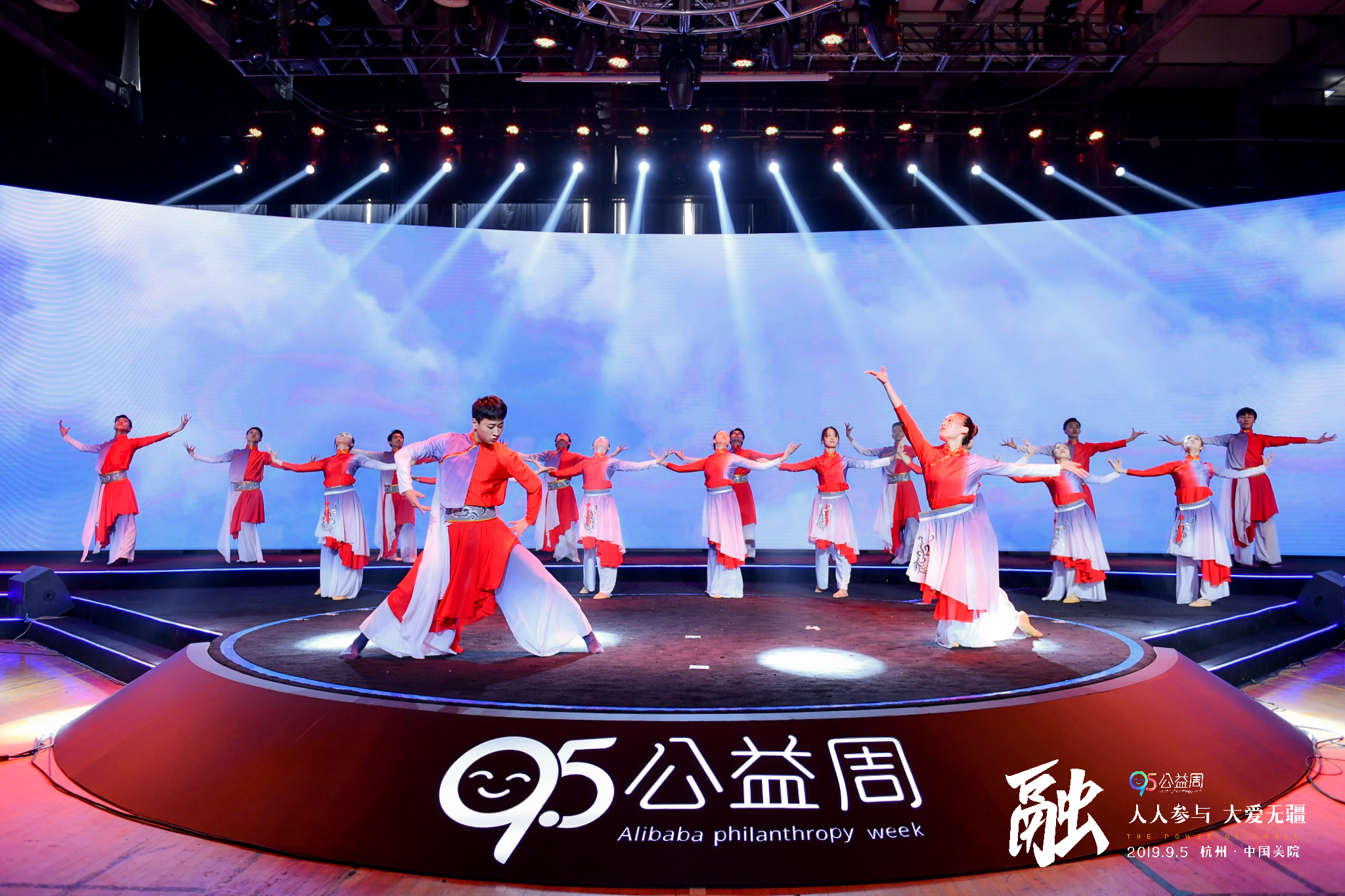 无锡优惠价LED大屏幕舞台灯光音响背景喷绘场地布置