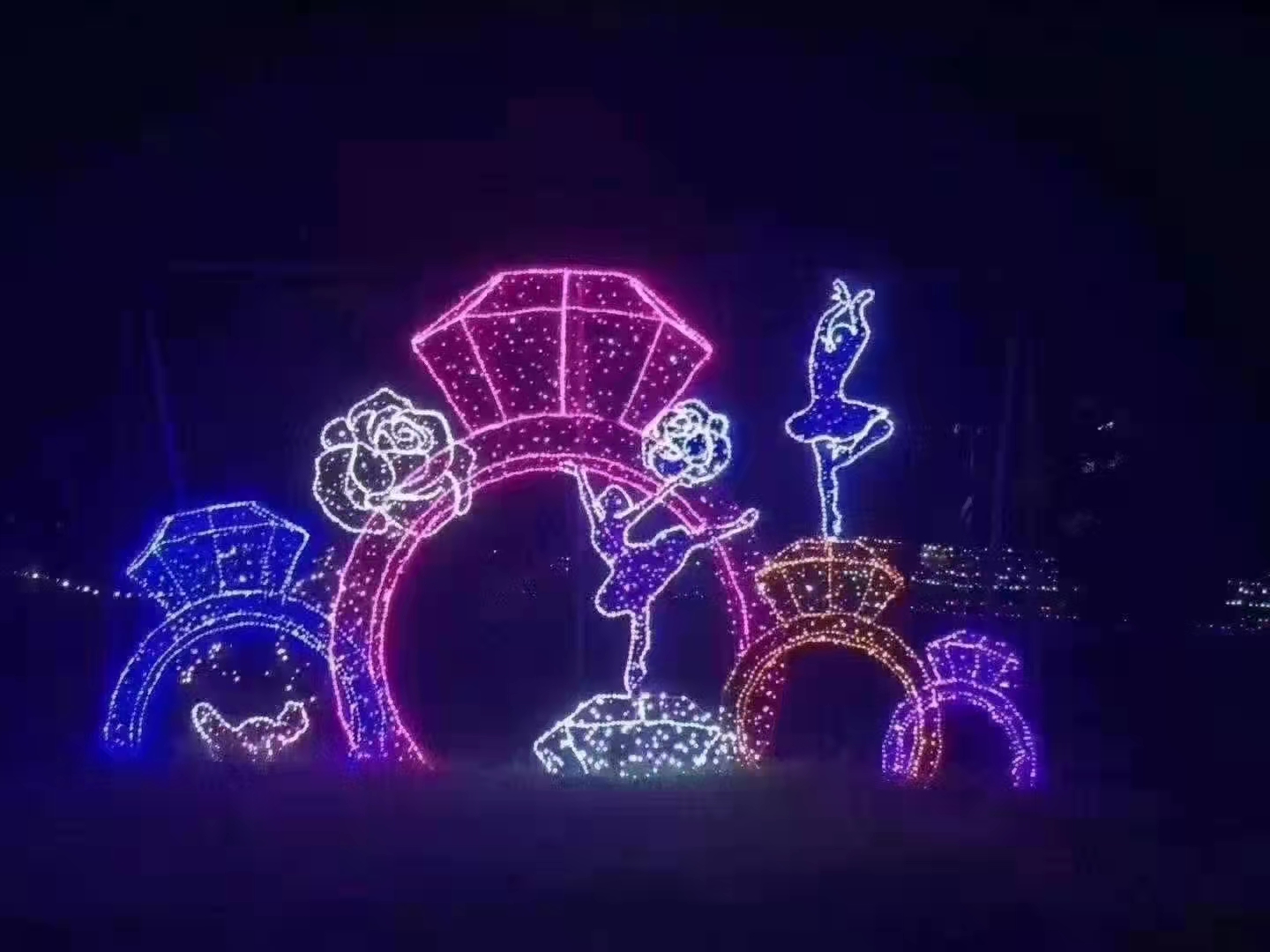 大型展览道具供应商 ，灯光节源头工厂