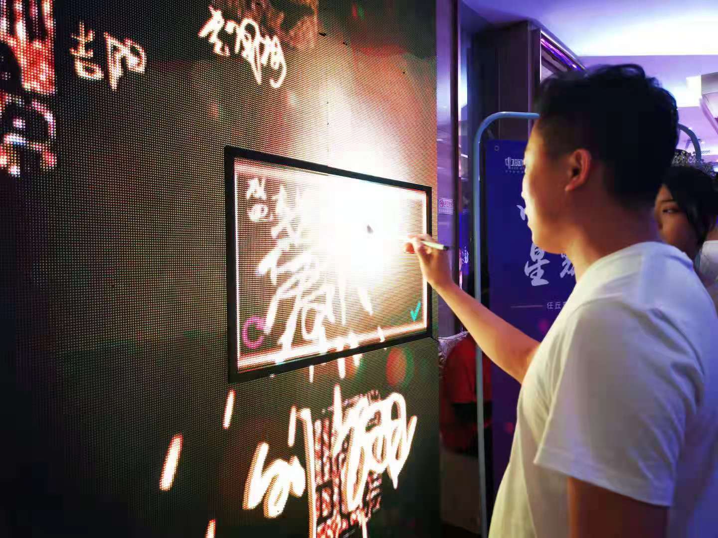 3d大屏签到租赁年会互动新颖智能的会议签到方式