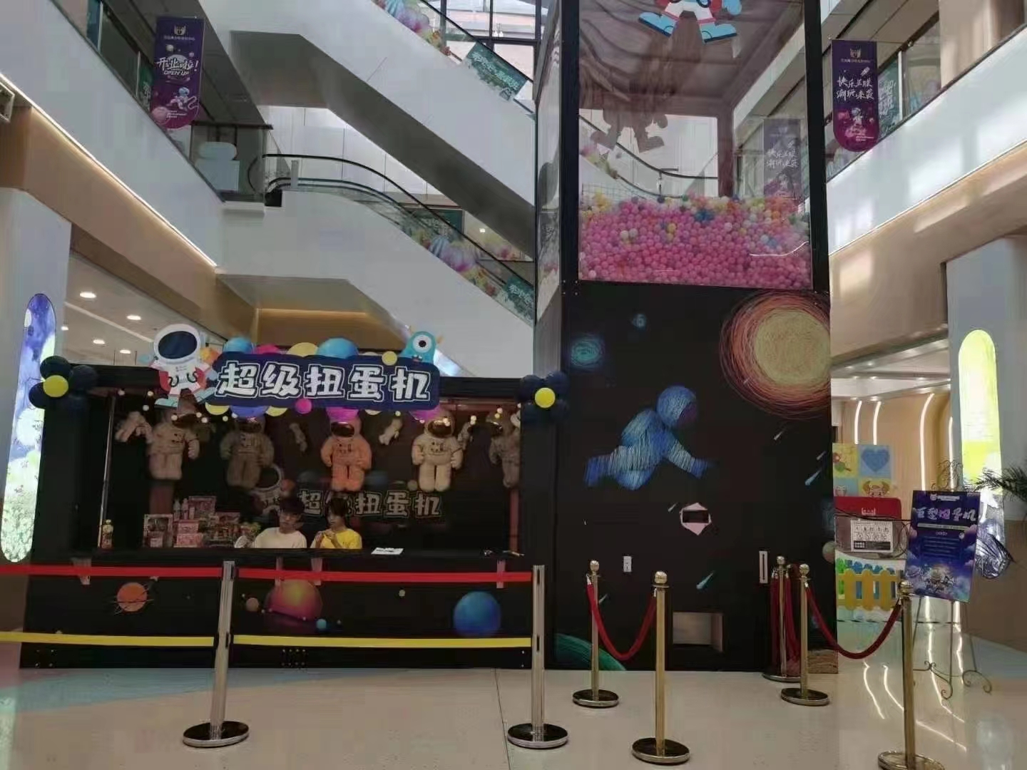 互动大型扭蛋机现货网红巨型扭蛋机出租